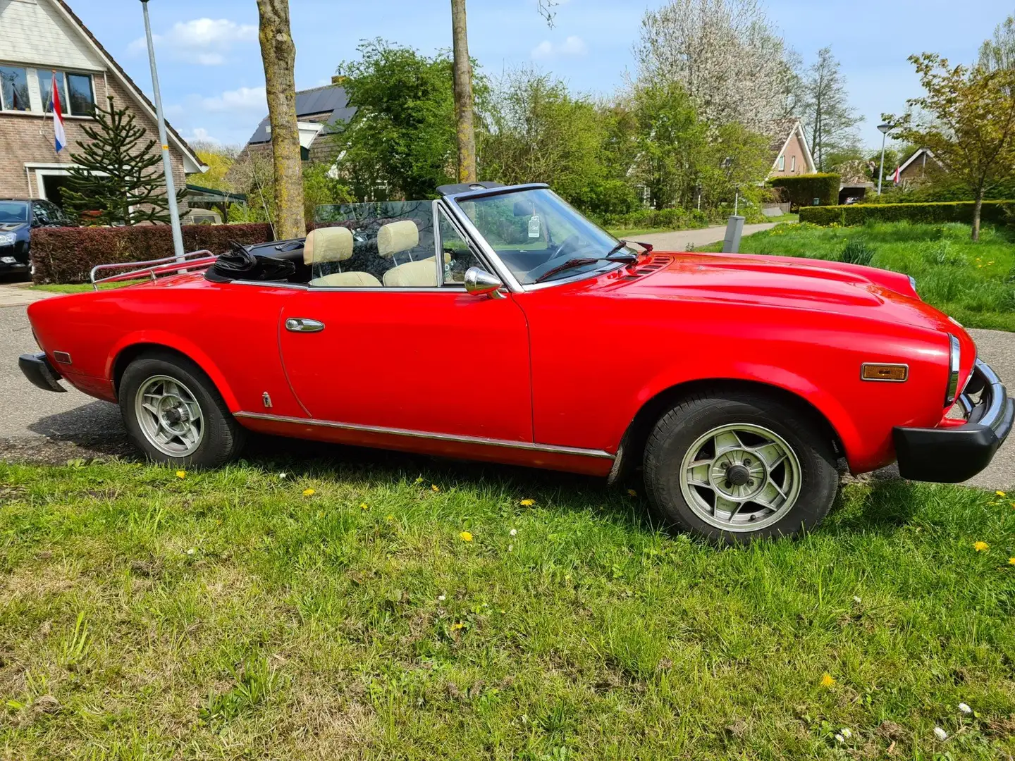Fiat 124 Spider 124 Spider undefined Rosso - 2