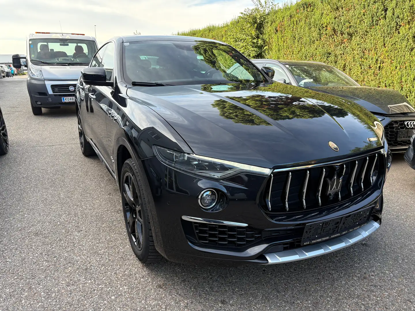 Maserati Levante BENZIN Schwarz - 1