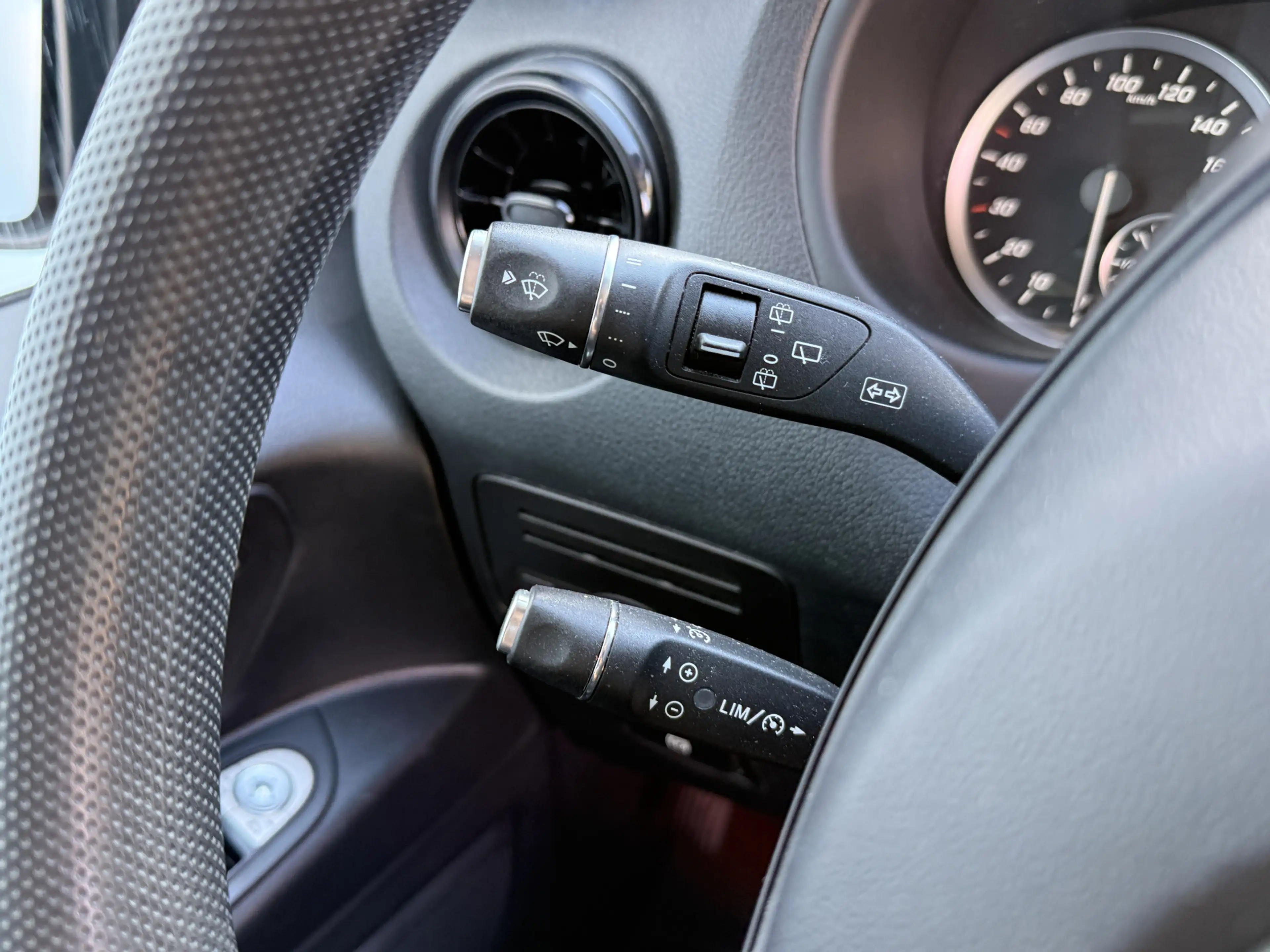 Mercedes-Benz Vito eVito Tourer 129 90kWh 204PK Personenvervoer L2 37 — photo 23