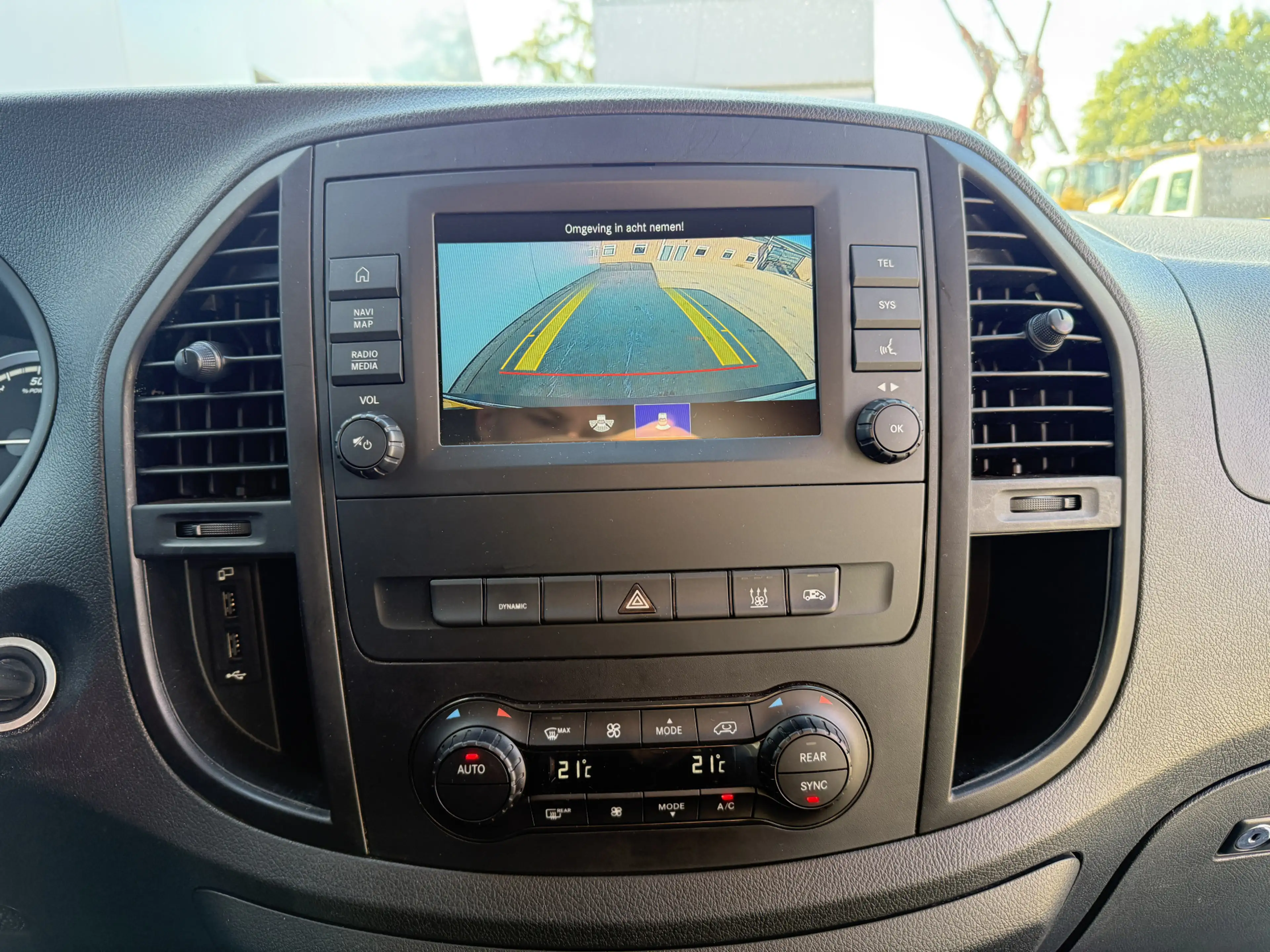 Mercedes-Benz Vito eVito Tourer 129 90kWh 204PK Personenvervoer L2 37 — photo 18