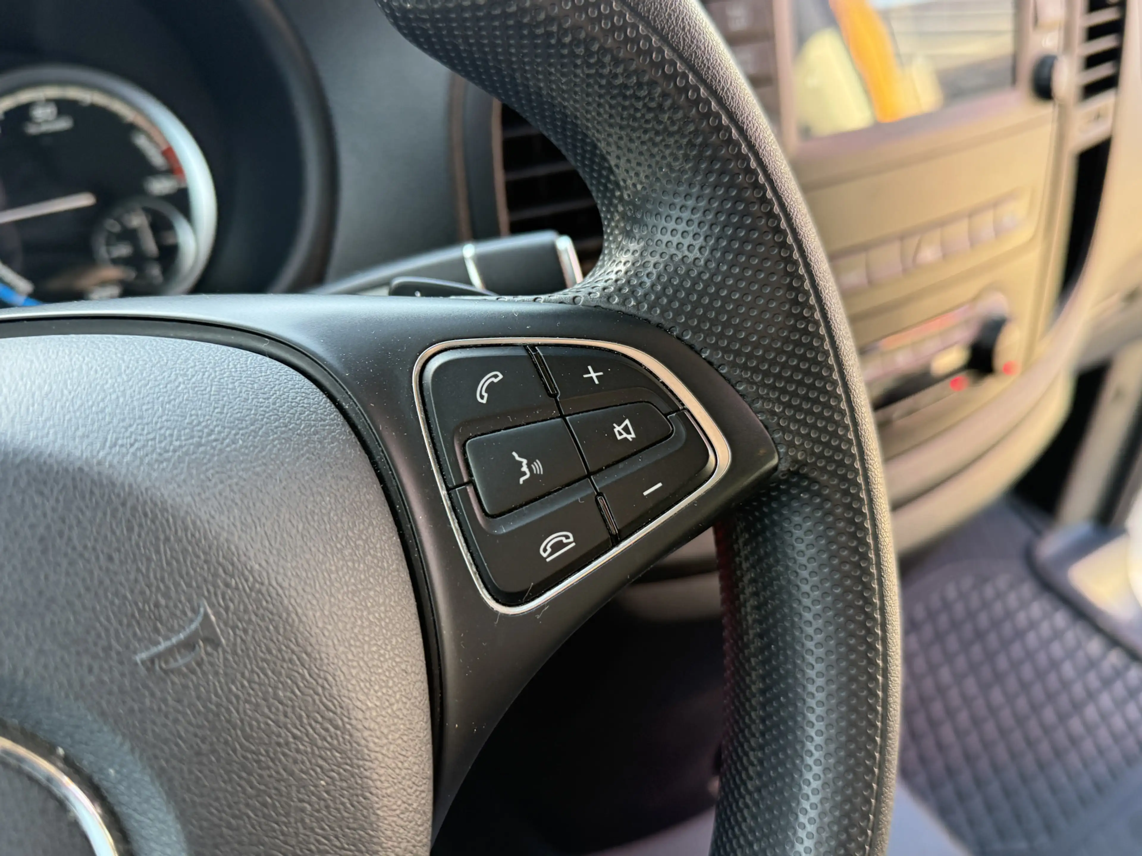 Mercedes-Benz Vito eVito Tourer 129 90kWh 204PK Personenvervoer L2 37 — photo 22
