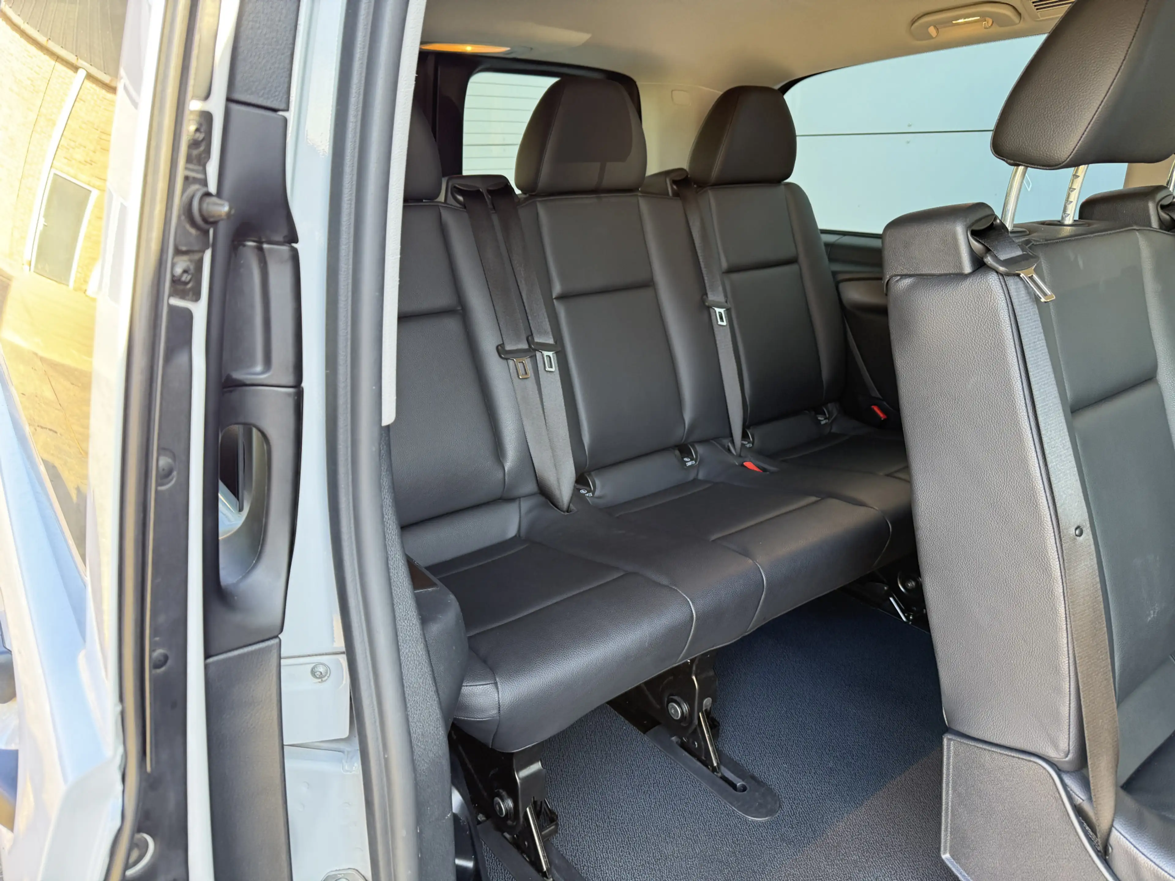 Mercedes-Benz Vito eVito Tourer 129 90kWh 204PK Personenvervoer L2 37 — photo 10