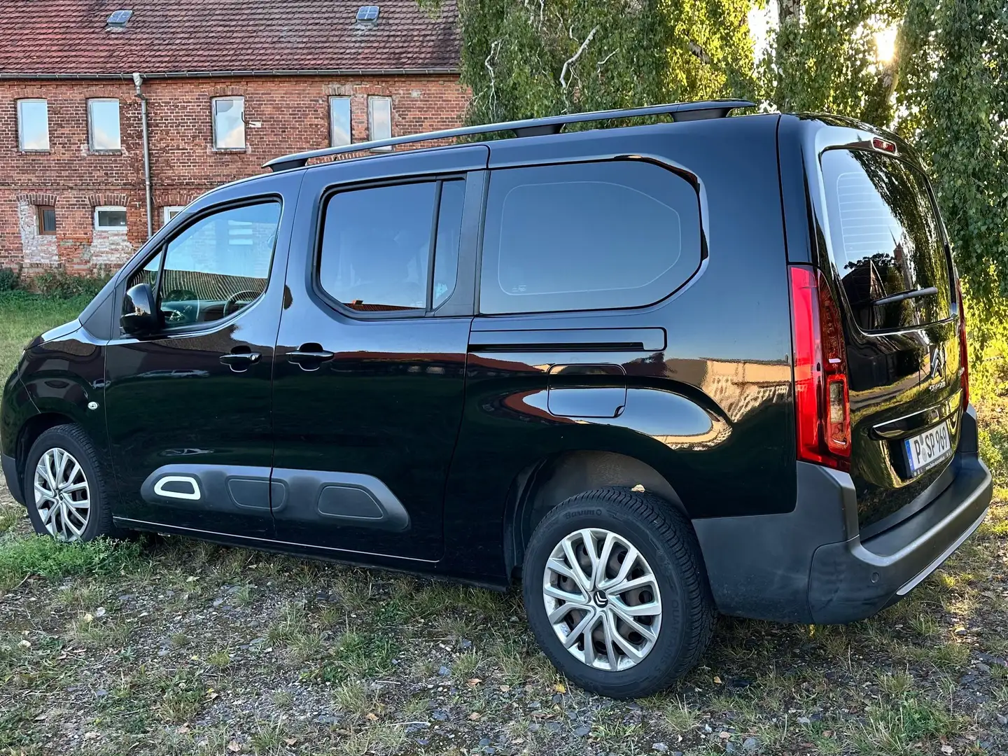 Citroen Berlingo Berlingo XL PureTech 110 FEEL Schwarz - 2