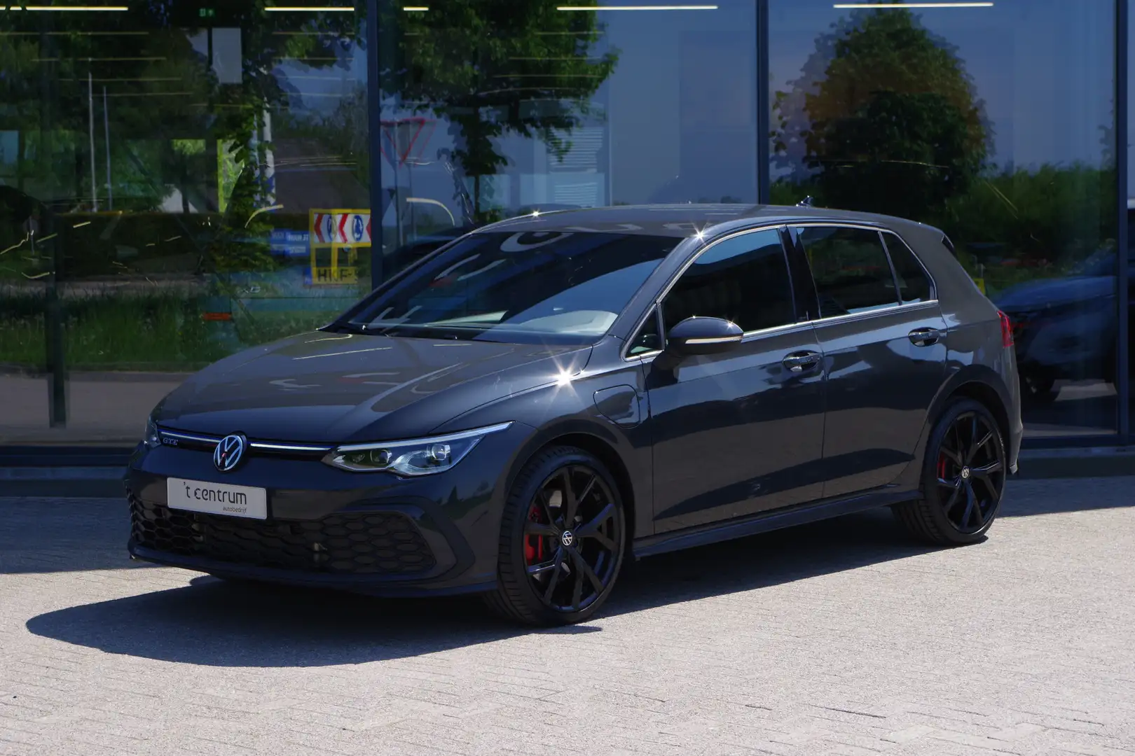 Volkswagen Golf GTE 1.4 eHybrid 245 PK PHEV, LED, Carplay, Sfeerverlic Gris - 1