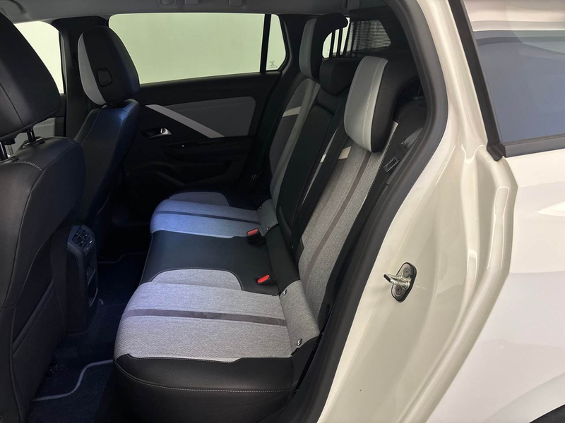 Opel Astra L 1.5 D Business Elegance — photo 11
