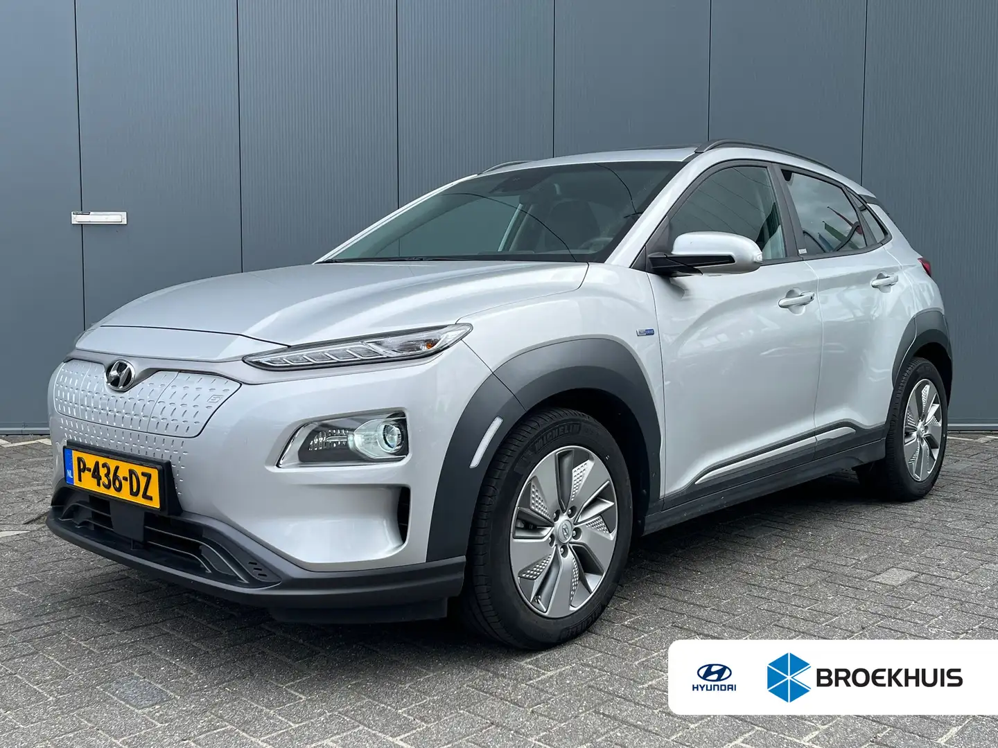 Hyundai KONA EV Fashion Sky 64 kWh 204pk Schuifdak | Camera | A Grijs - 1