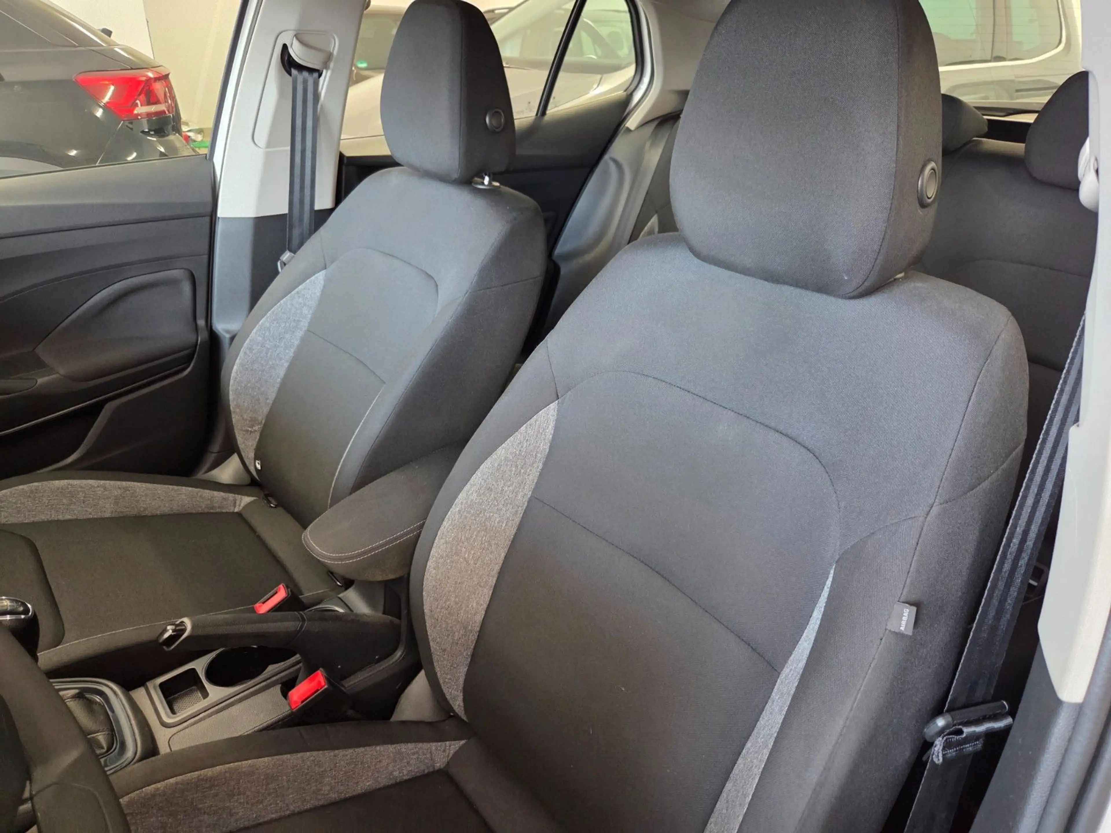 Skoda Fabia Essence — photo 9