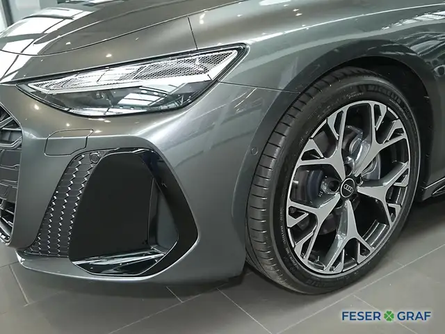 Audi A6 view 10