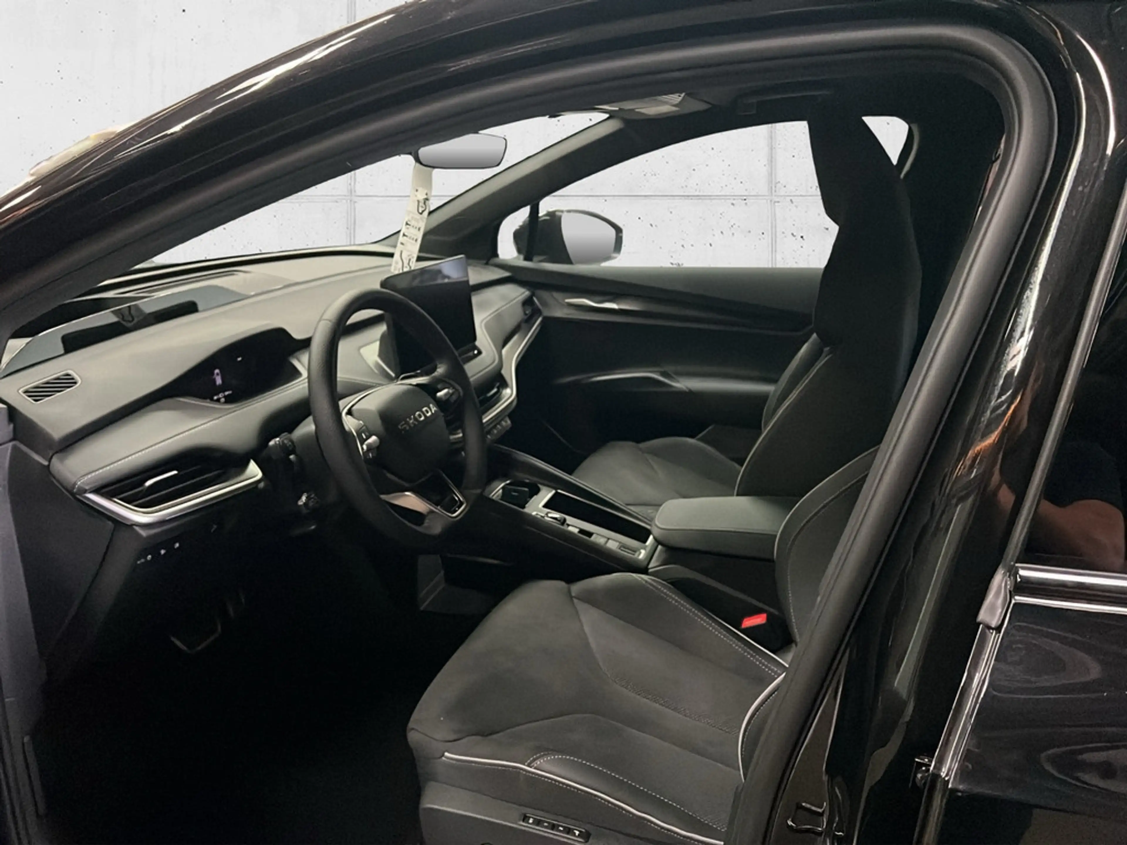 Skoda Elroq 85 Sportline HUD NAVI MATRIX-LED AHK 36 — photo 9