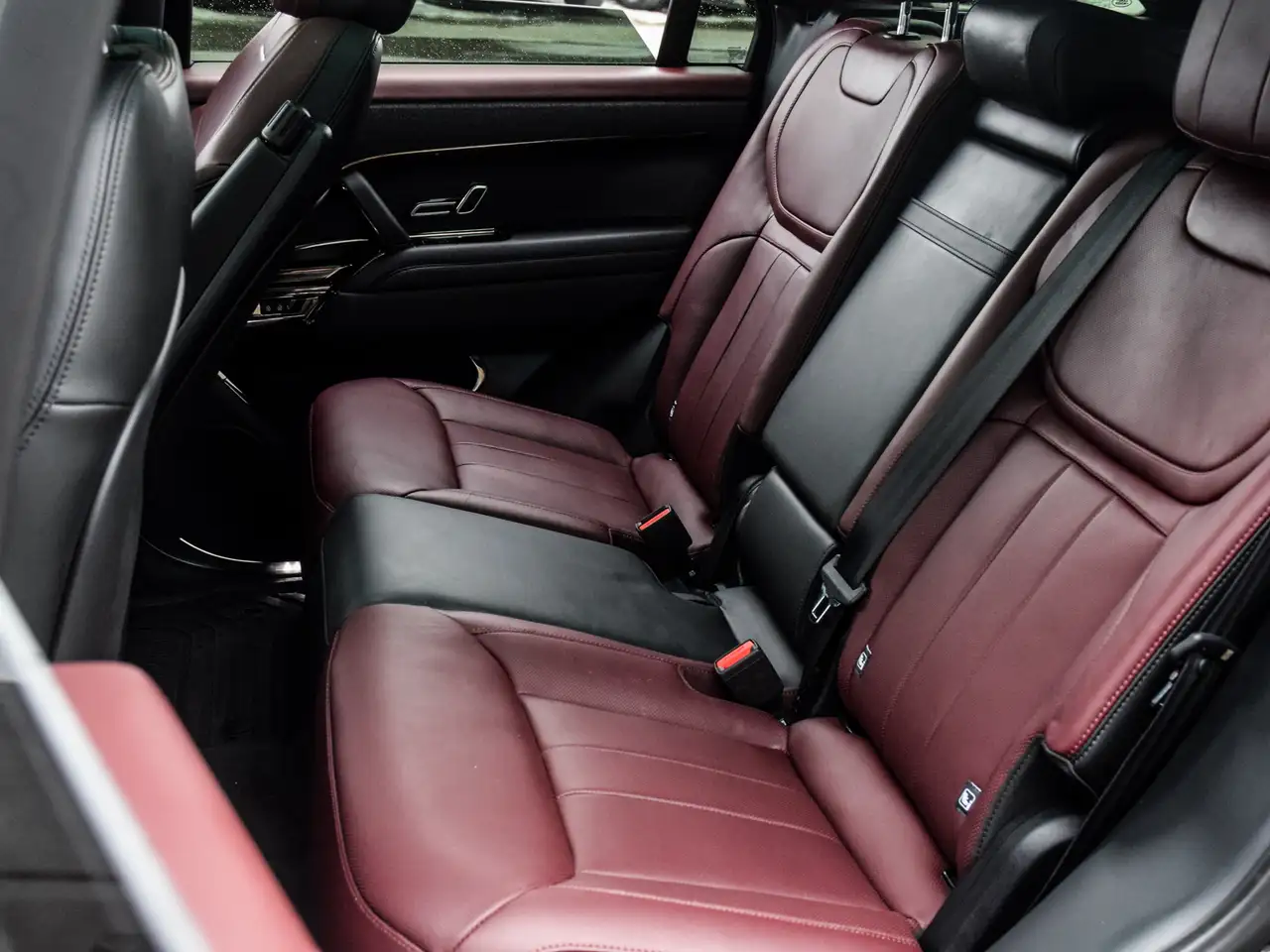 Land Rover Range Rover Sport снимка Land Rover Range Rover Sport