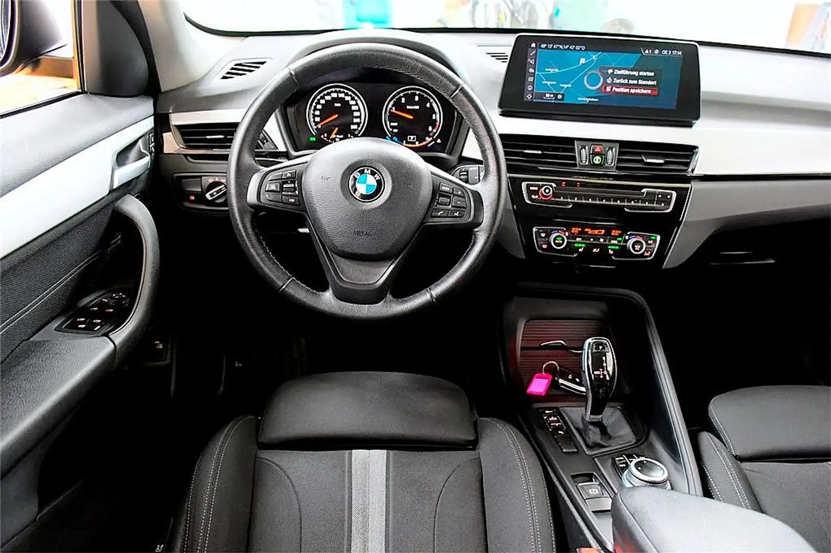 BMW X1 sDrive18d Aut. Negro - 2