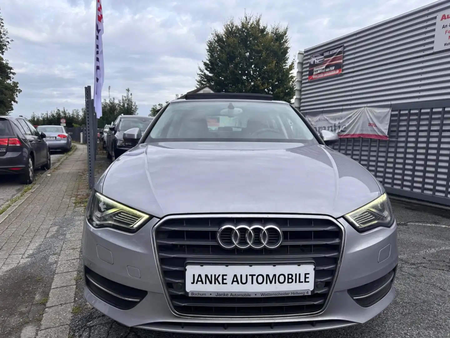Audi A3 Sportback Ambiente ultra/Panoramadach/Navi Silber - 2