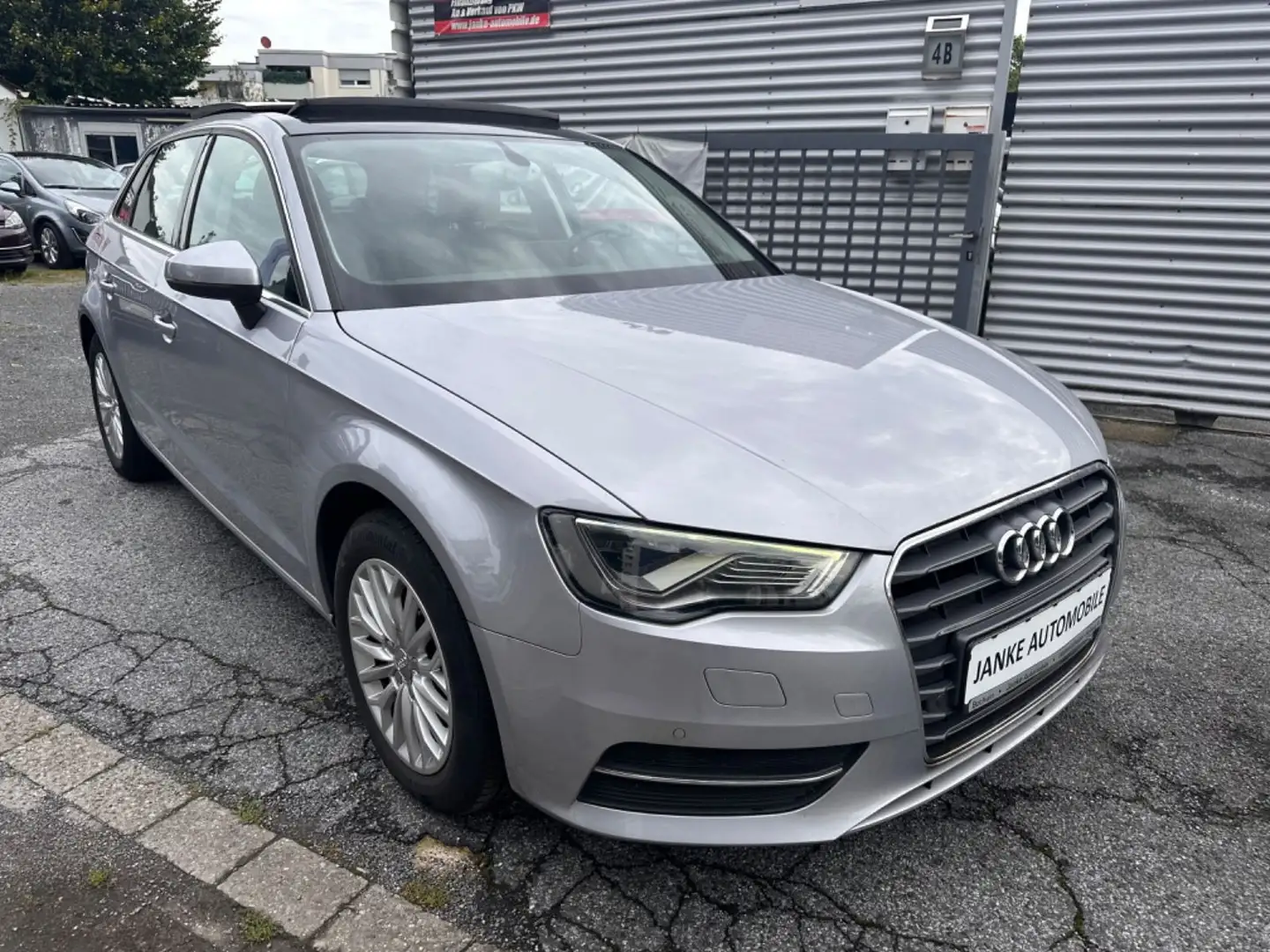 Audi A3 Sportback Ambiente ultra/Panoramadach/Navi Silber - 1