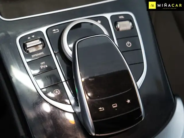 Mercedes-Benz C-Class view 18