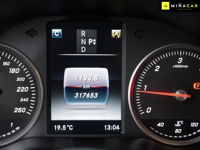 Mercedes-Benz C-Class view 9
