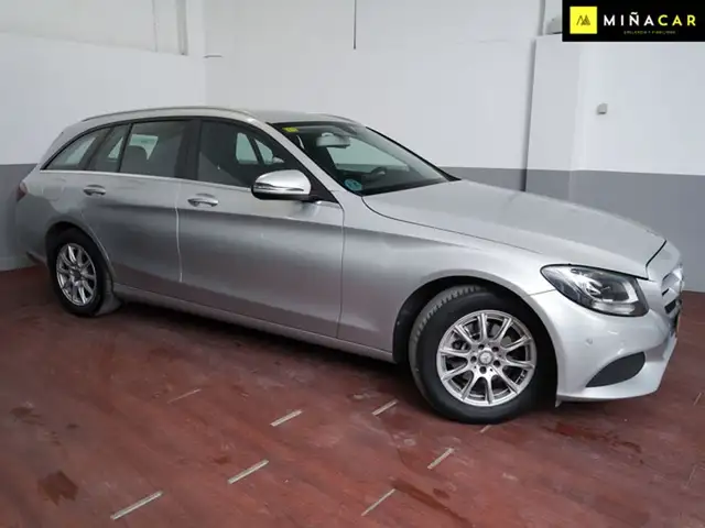 Mercedes-Benz C-Class view 3
