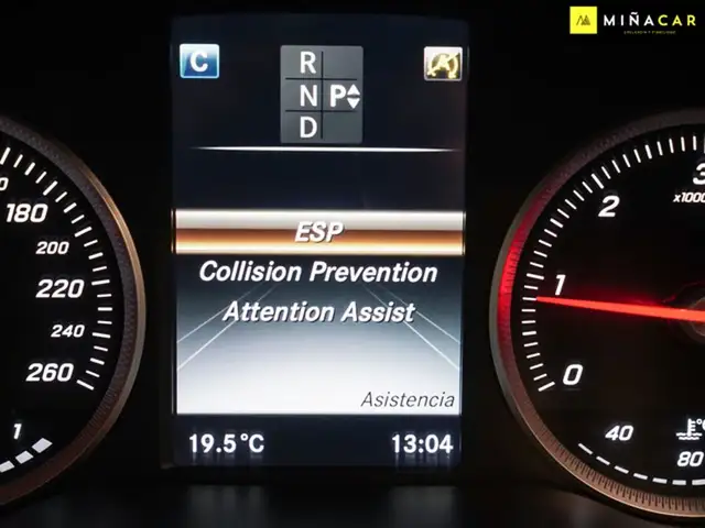 Mercedes-Benz C-Class view 14