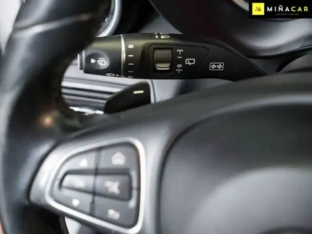 Mercedes-Benz C-Class view 13