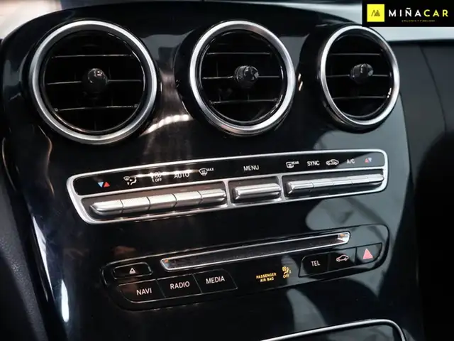 Mercedes-Benz C-Class view 17