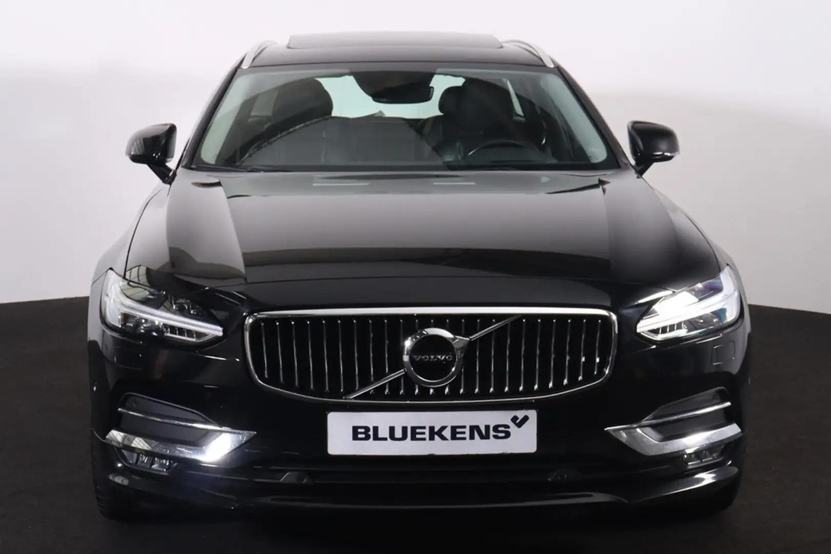 Volvo V90 T5 Inscription - Intellisafe Assist & Surround - P Noir - 2