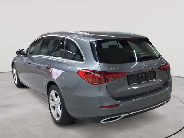 Mercedes-Benz C-Class view 5