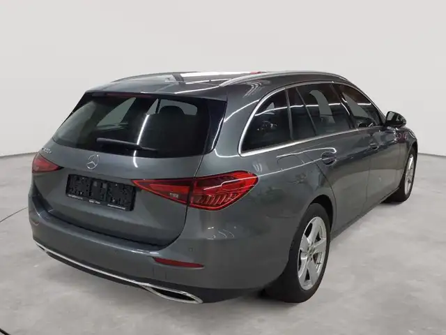 Mercedes-Benz C-Class view 4