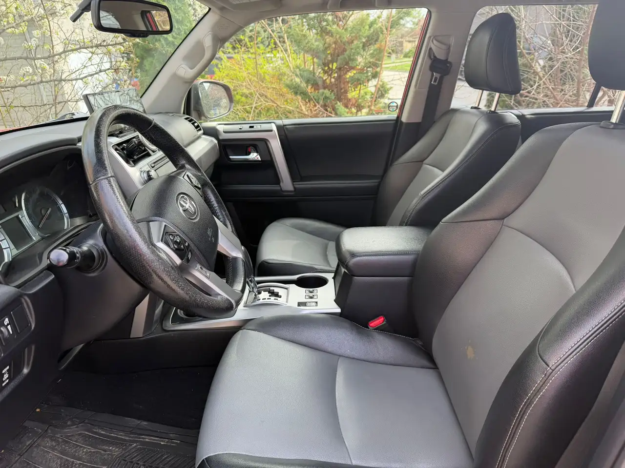 Toyota 4-Runner снимка Toyota 4-Runner