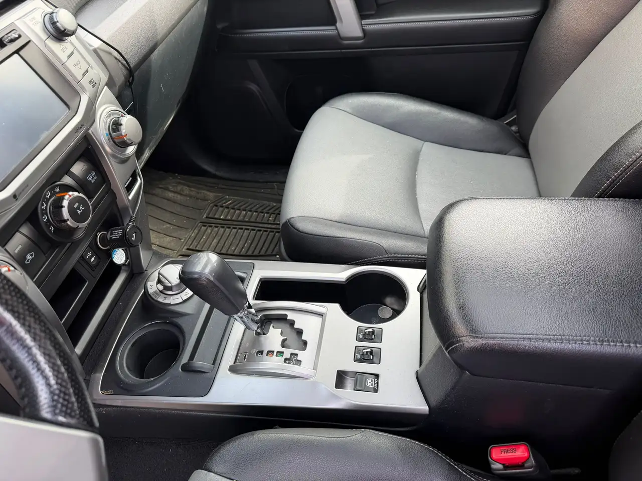Toyota 4-Runner снимка Toyota 4-Runner