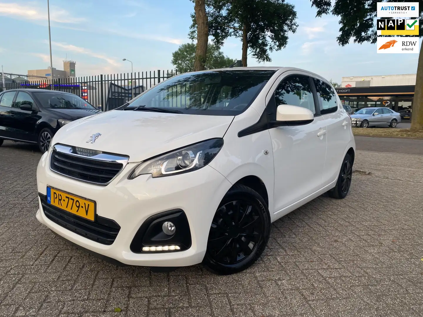 Peugeot 108 1.0 e-VTi Active Airco Pdc Tel Electr Pakket Blanc - 1