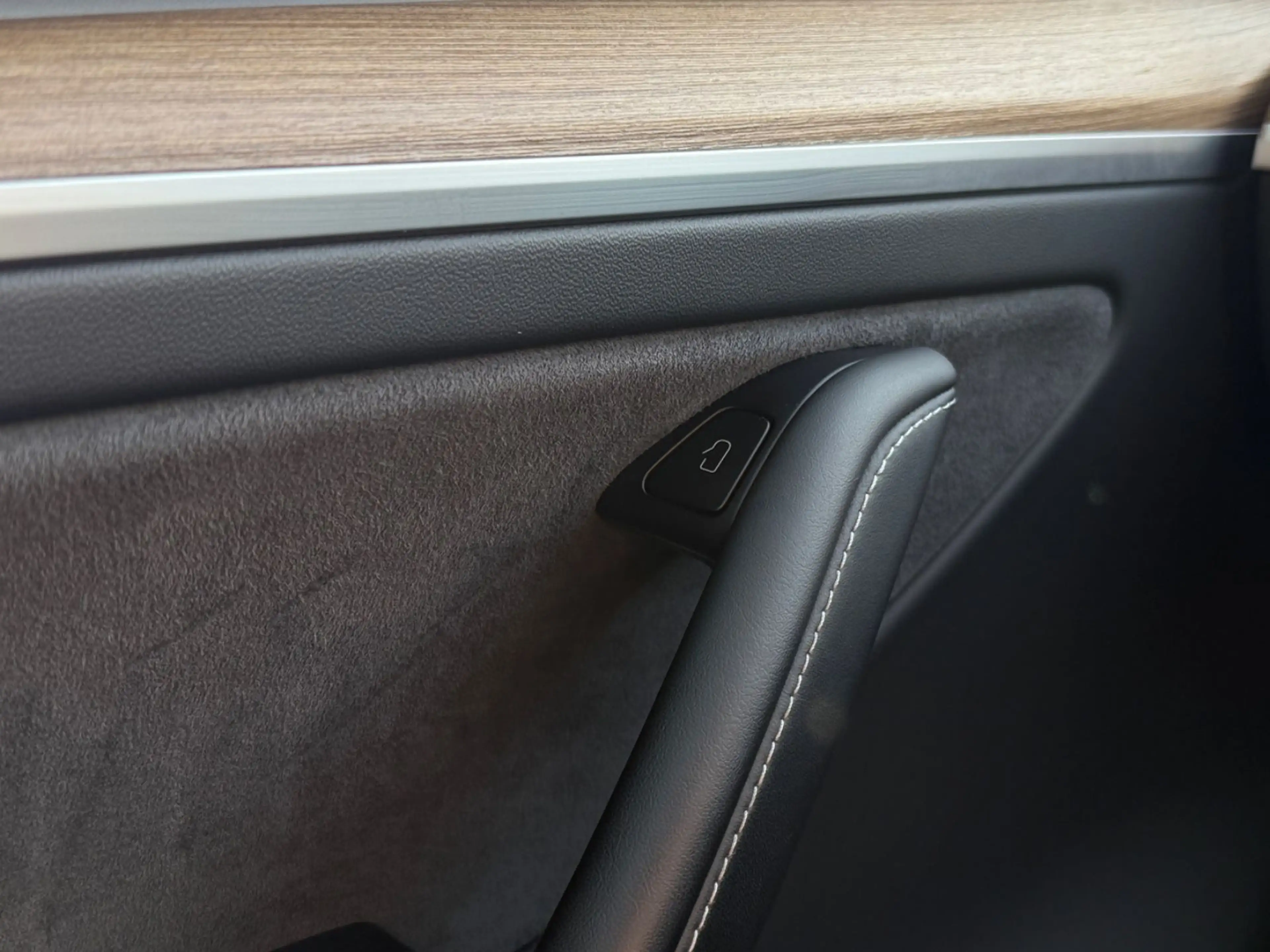 Tesla Model Y Performance Dual AWD * 1-HAND * MwSt. — photo 25