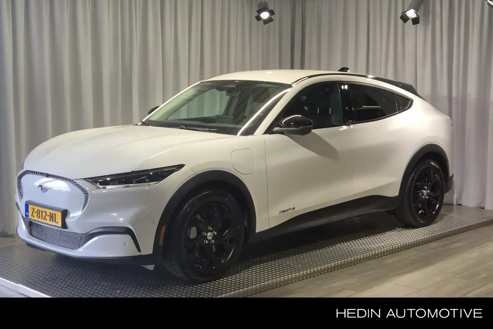 Ford Mustang Mach-E Standard RWD 75 kWh 360 graden camera | Elektrisch Wit - 1