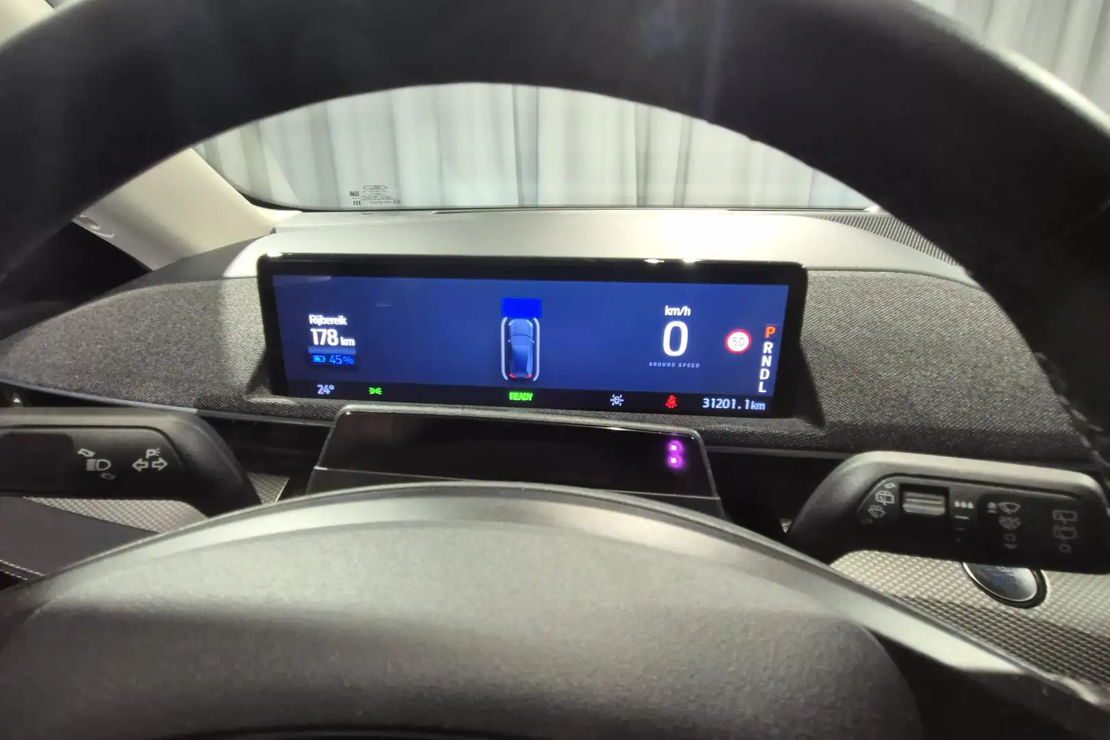 Ford Mustang Mach-E Standard RWD 75 kWh 360 graden camera | Elektrisch Wit - 2