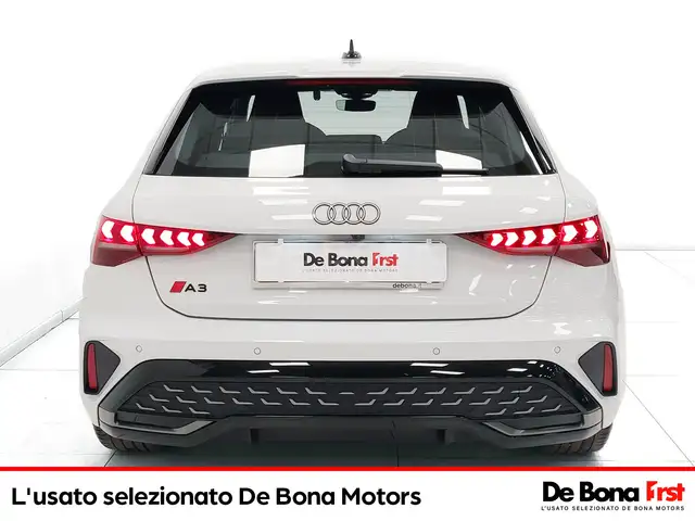 Audi A3 view 4