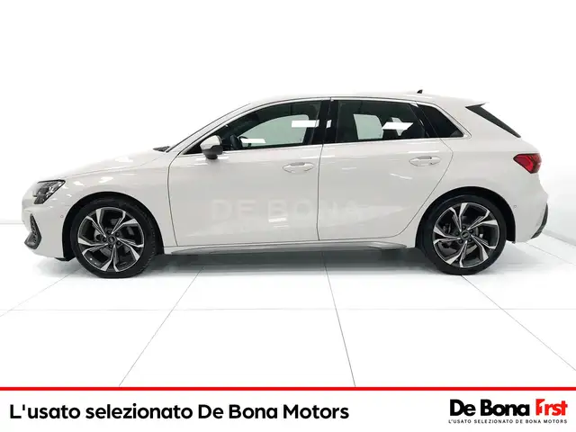 Audi A3 view 3