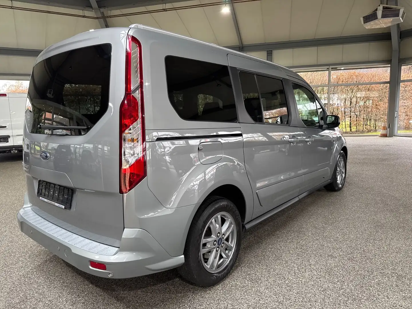 Ford Grand Tourneo Connect 1.5D Titan Navi 7-Si RfK Gris - 2