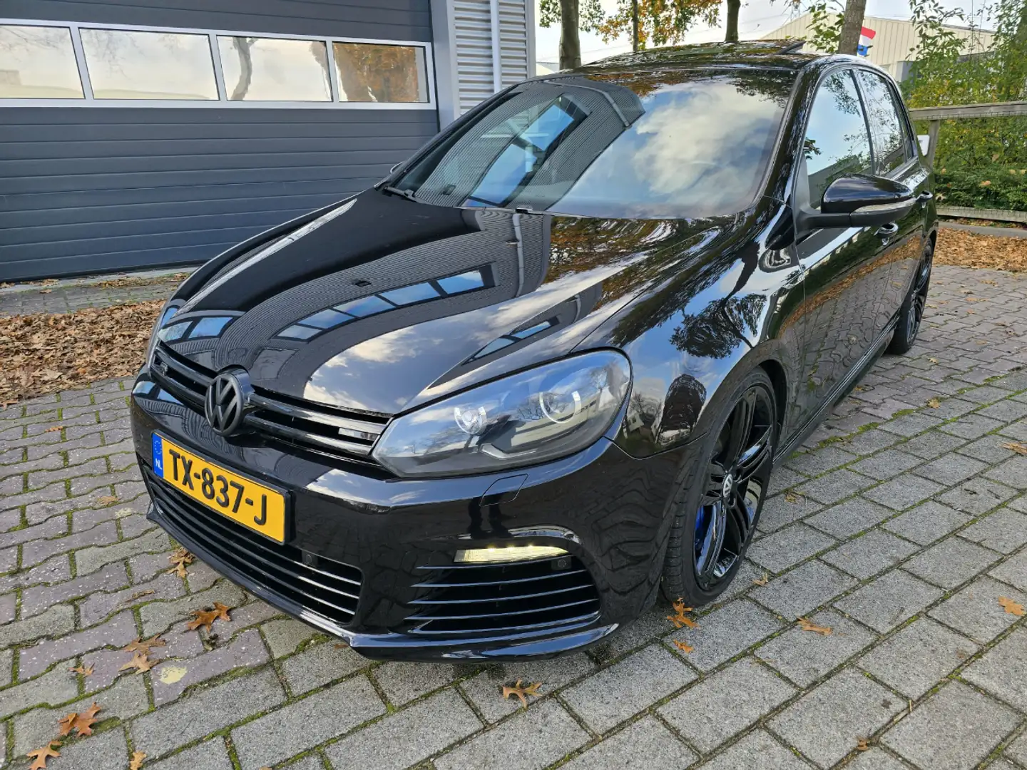 Volkswagen Golf 2.0 R-4 MOTION DSG Schwarz - 1
