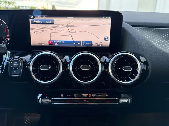 Mercedes-Benz B-Class view 10