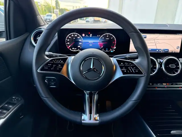 Mercedes-Benz B-Class view 9