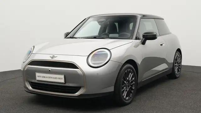 Mini Cooper E Favoured Trim