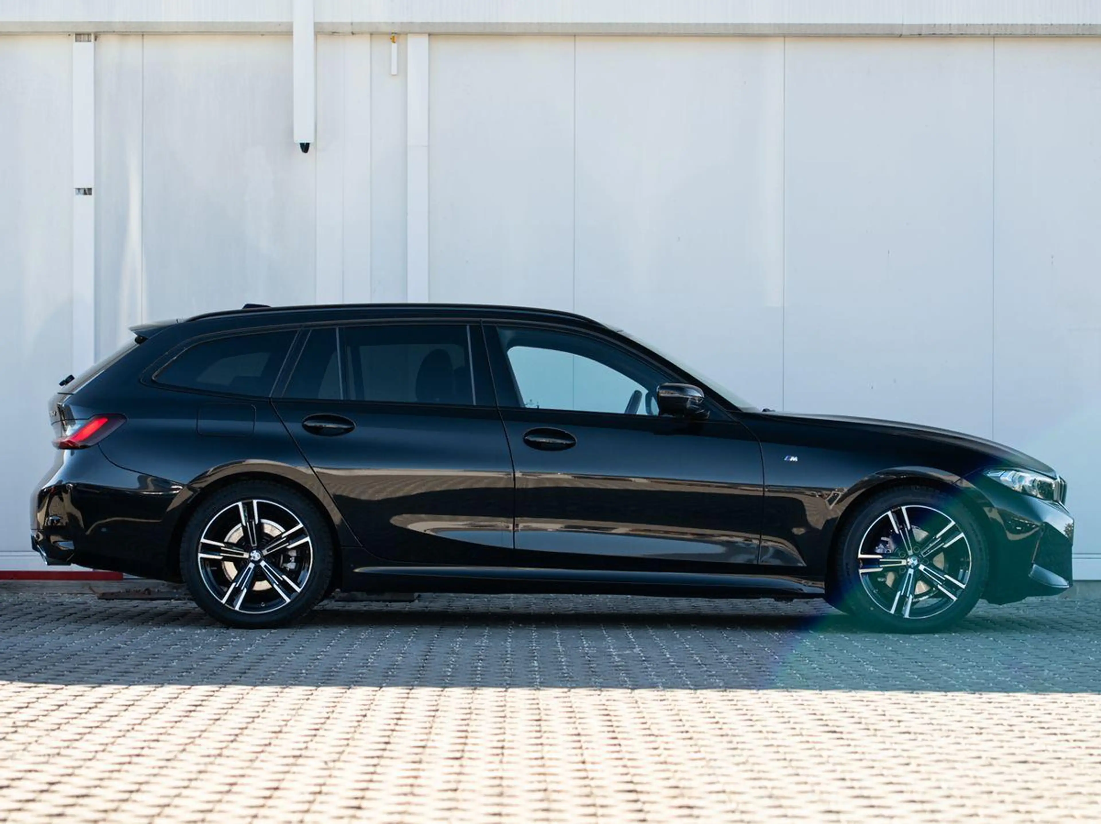 BMW 318 d Tour M-Sport AHK ACC KoZg Wireless S-Glas — photo 13