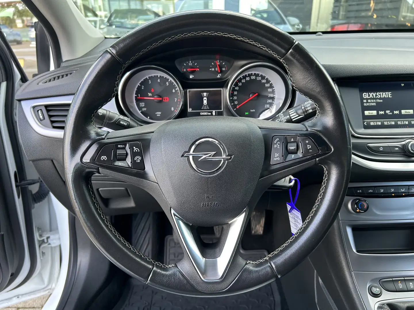 Opel Astra Sports Tourer 1.2 Edition 50% deal 5.375,- ACTIE T Wit - 2