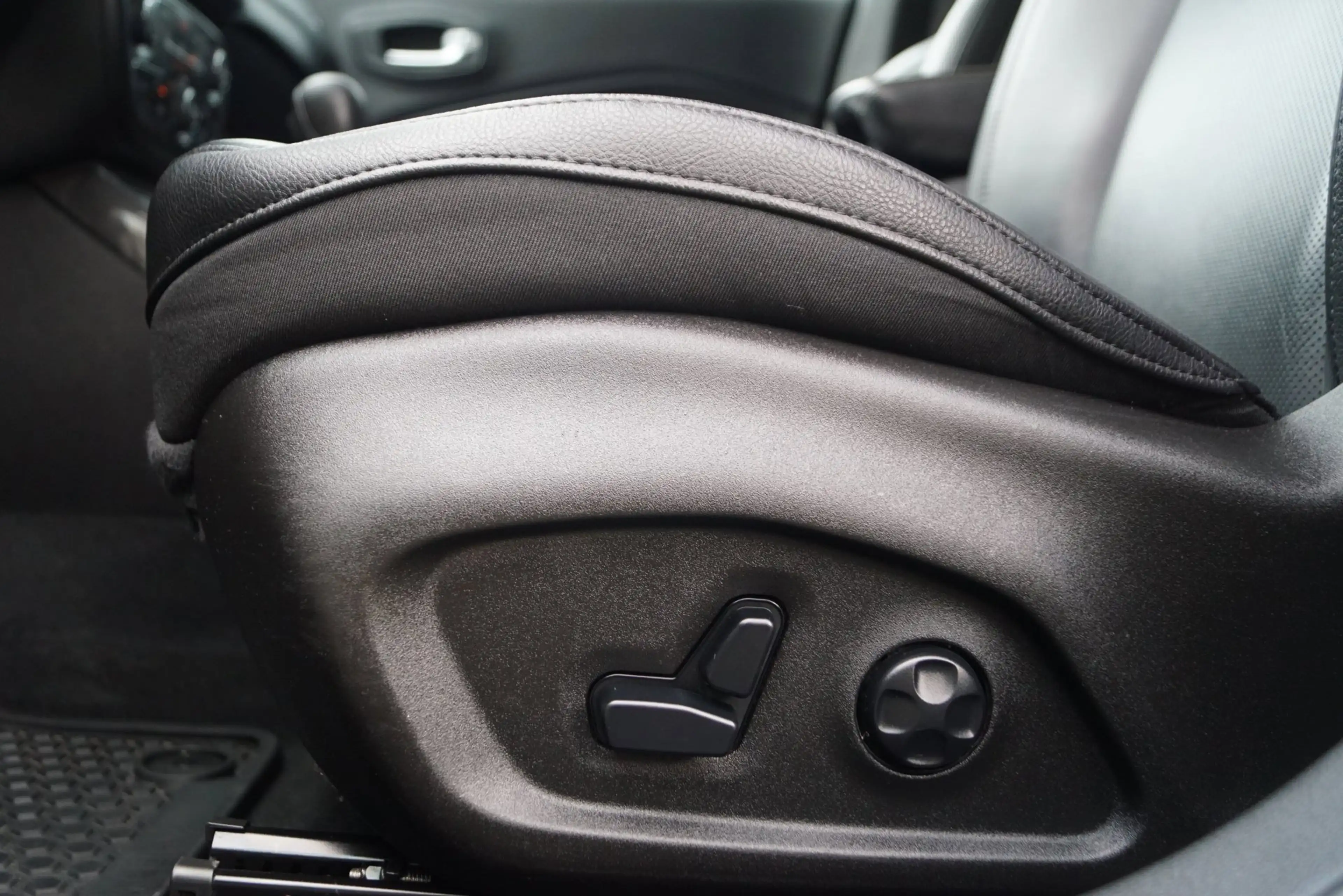 Jeep Compass 1.3T S Autom Leder Sportst Stoel/Stuurverw Navi Ca — photo 27