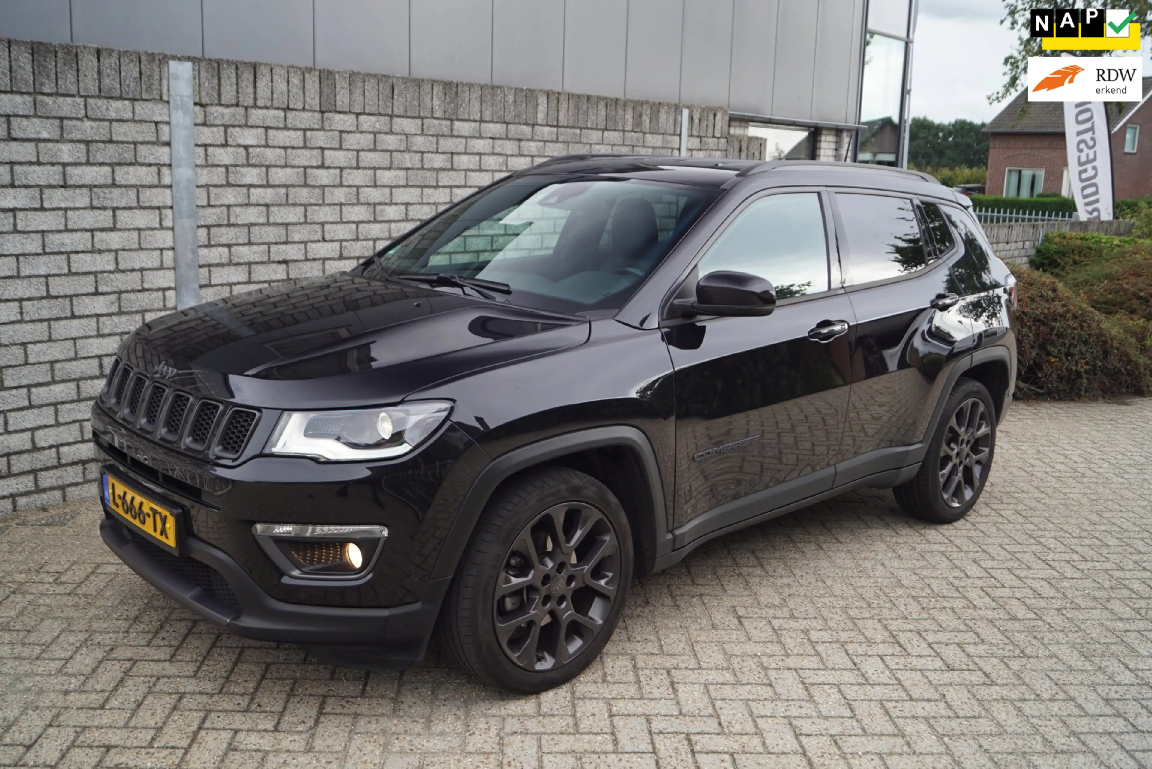 Jeep Compass 1.3T S Autom Leder Sportst Stoel/Stuurverw Navi Ca