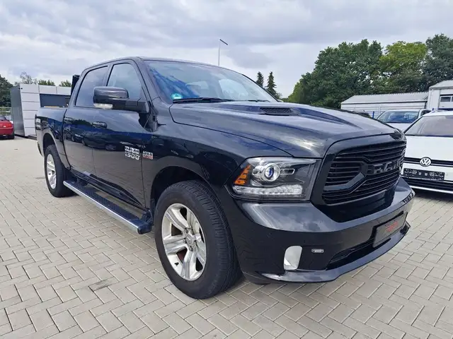 RAM 1500 5.7 Hemi V8