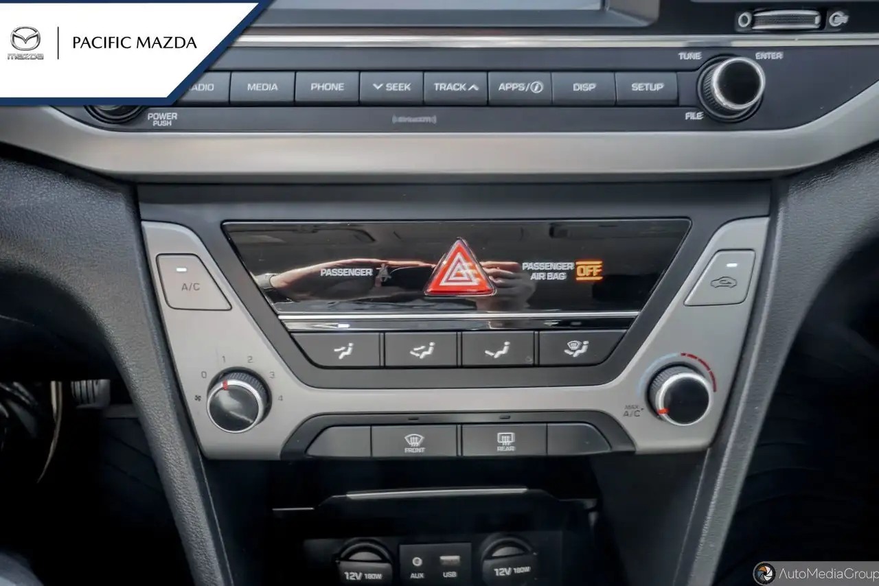 Hyundai ELANTRA снимка Hyundai ELANTRA