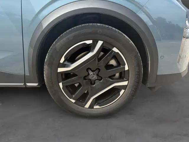 Peugeot 3008 view 18