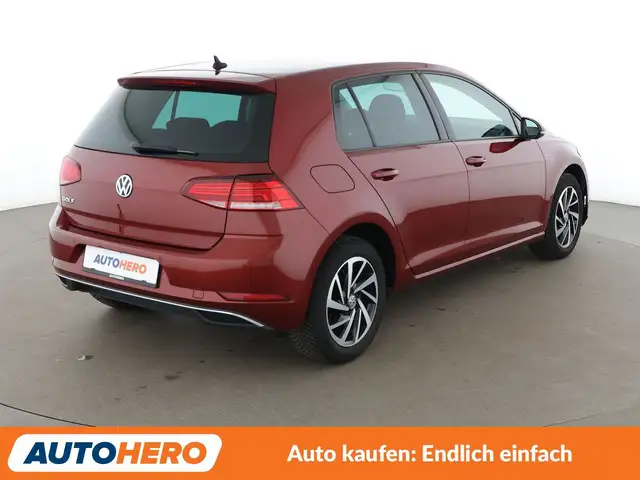 Volkswagen Golf view 6