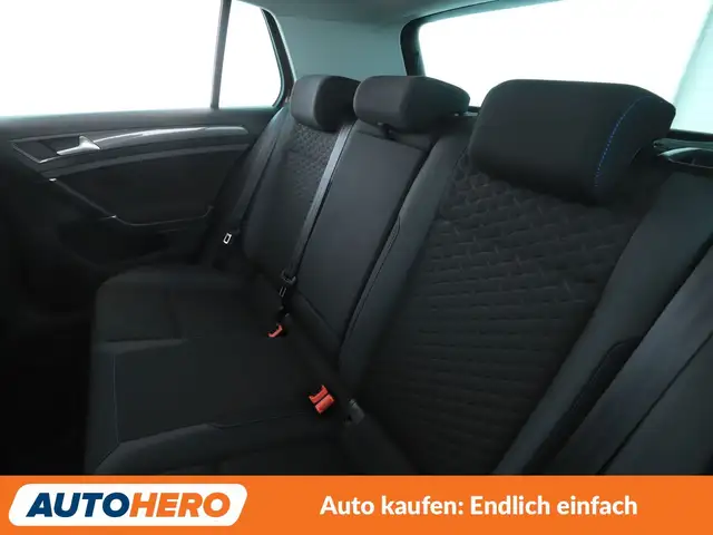 Volkswagen Golf view 14