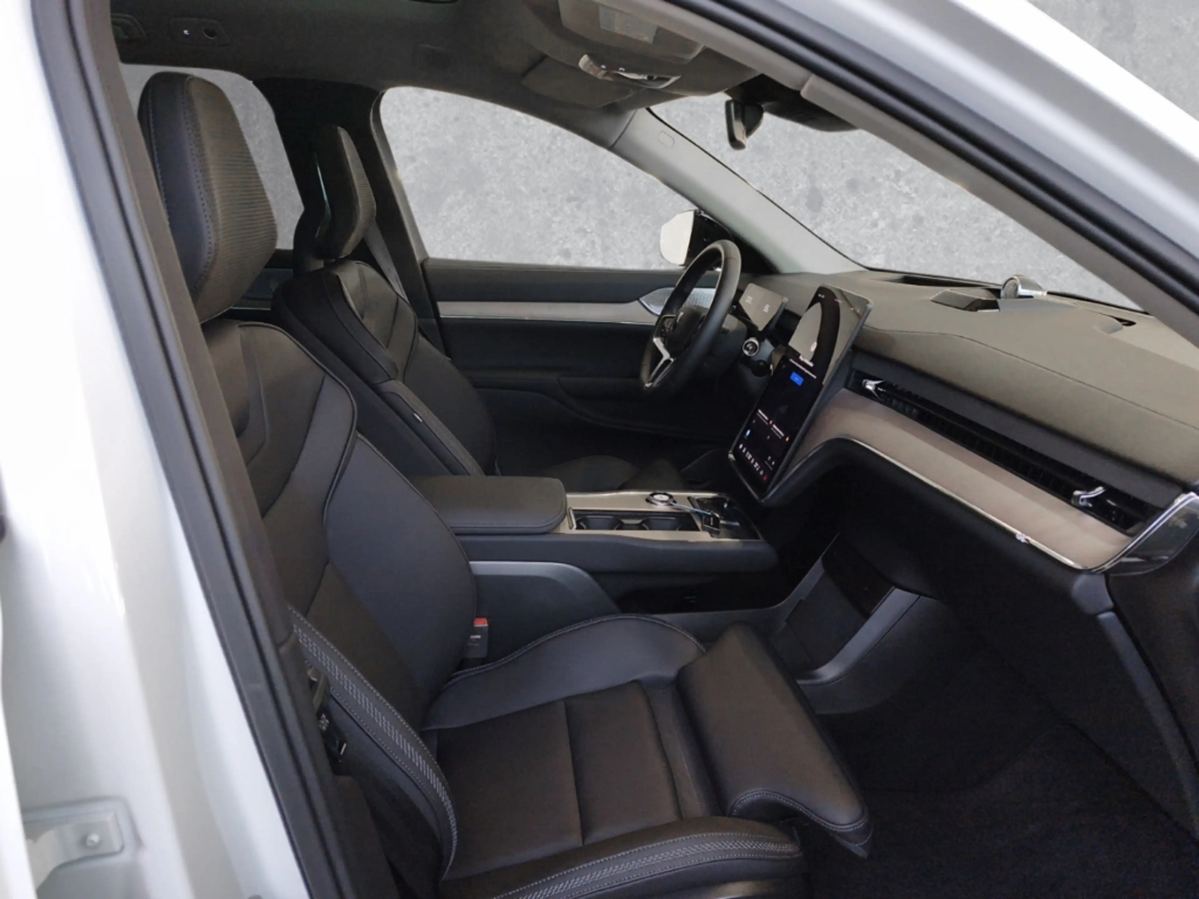 Volvo EX90 Ultra Pure Electric AWD 7-Sitzer Bowers & Wilkins — photo 3
