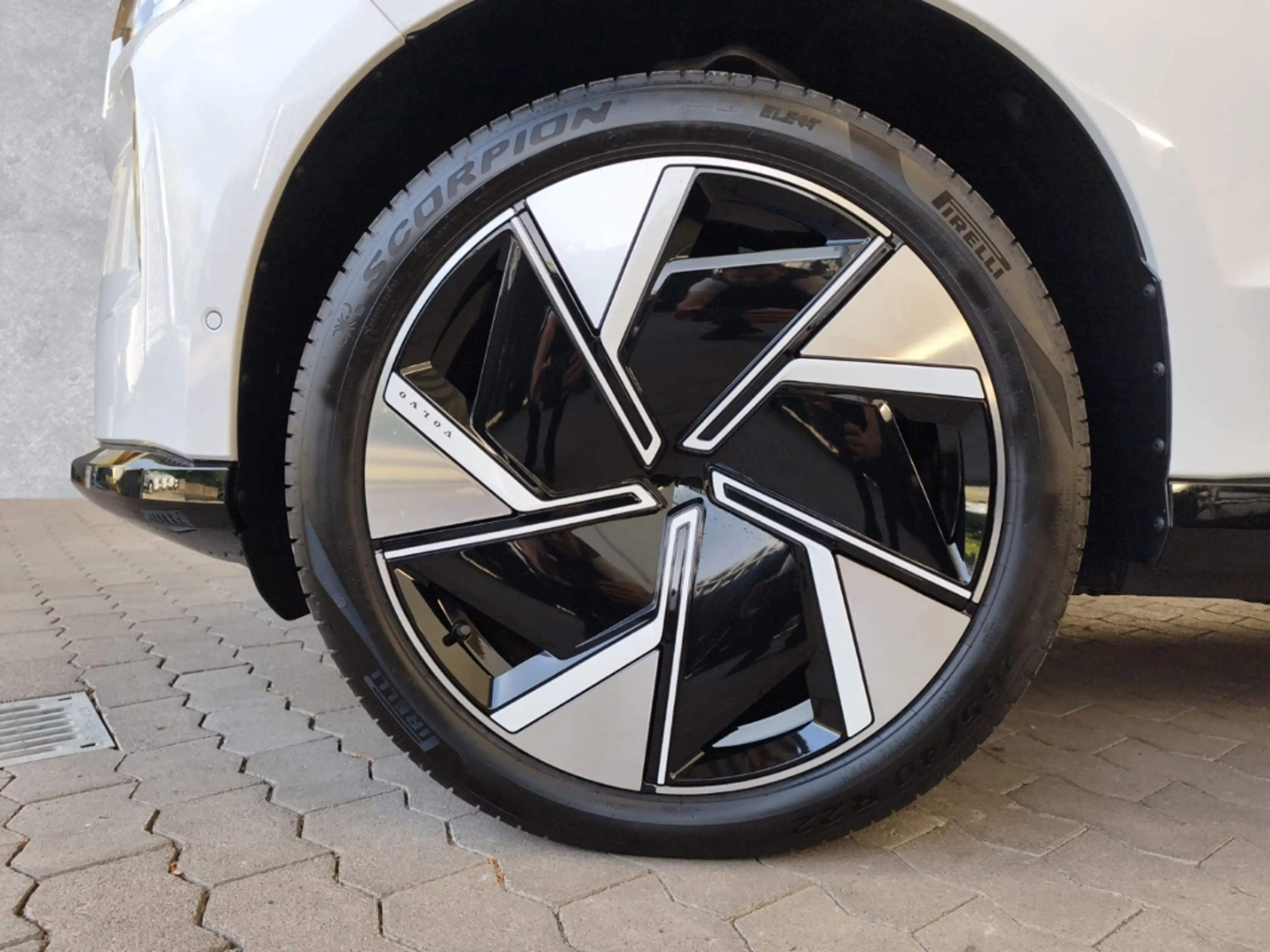 Volvo EX90 Ultra Pure Electric AWD 7-Sitzer Bowers & Wilkins — photo 9